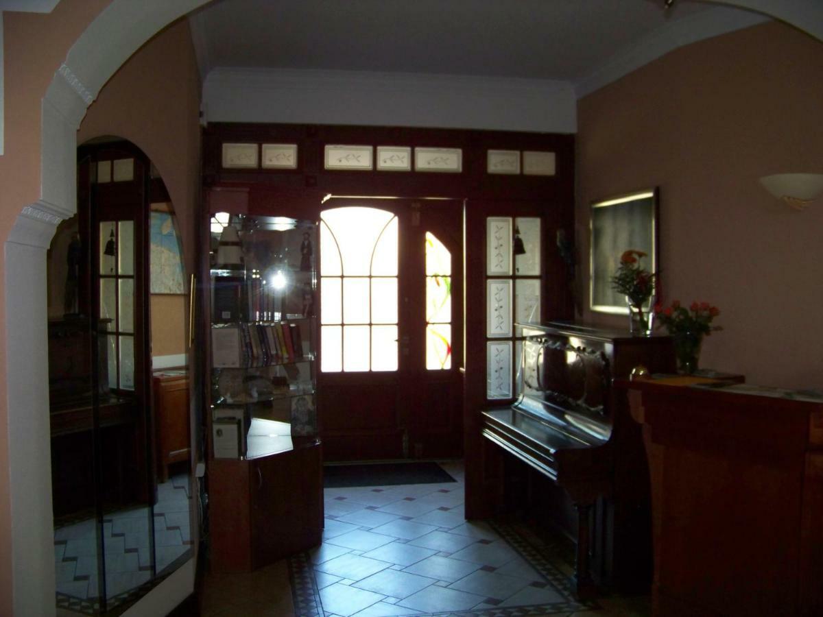 Sapphire Apartment Rewal Esterno foto