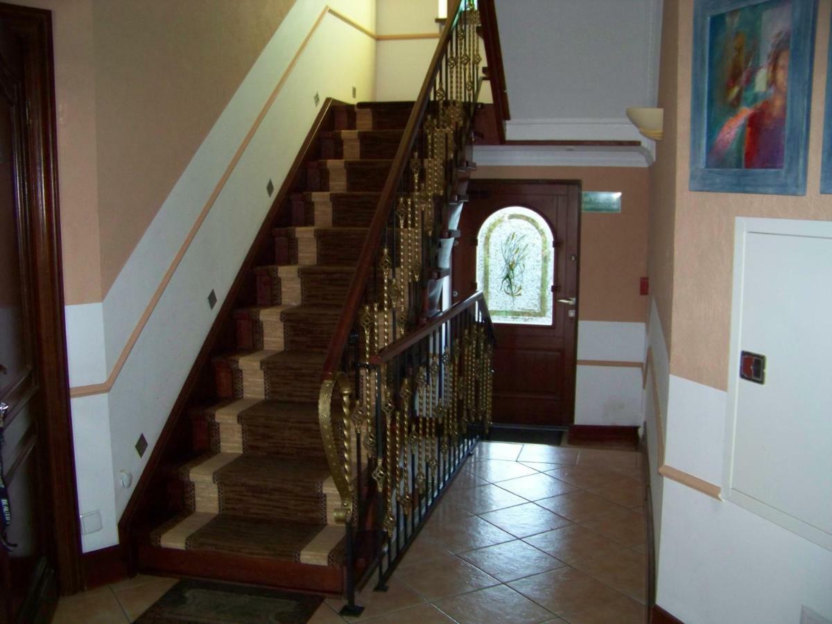 Sapphire Apartment Rewal Esterno foto